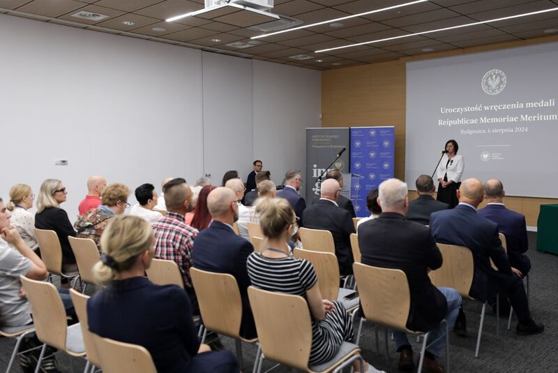Uroczystość wręczenia Medali Reipublicae Memoriae Meritum – Bydgoszcz, 6 sierpnia 2024. Fot. Mikołaj Bujak (IPN)