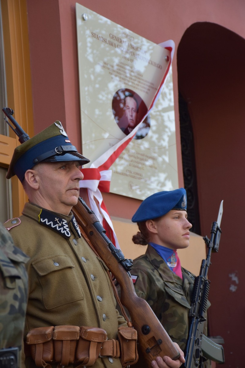 Odsłonięcie tablicy upamiętniającej gen. bryg. Stanisława Grzmota-Skotnickiego - Bydgoszcz, 19 września 2024