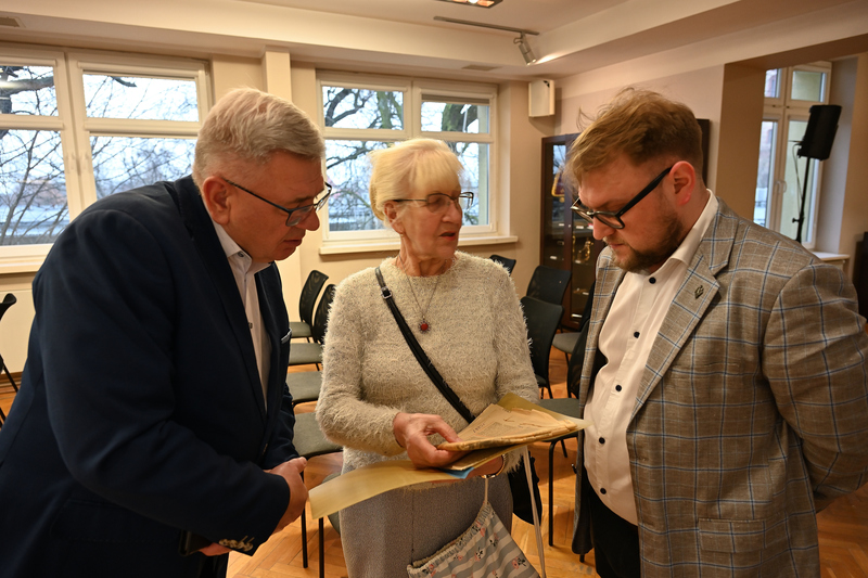 Pokaz filmu o bł. ks. Jerzym Popiełuszce w Instytucie Kardynała Józefa Glempa w Inowrocławiu