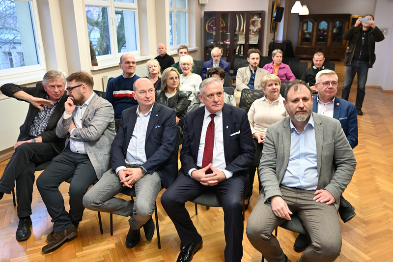 Pokaz filmu o bł. ks. Jerzym Popiełuszce w Instytucie Kardynała Józefa Glempa w Inowrocławiu