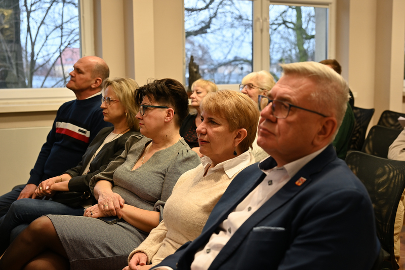 Pokaz filmu o bł. ks. Jerzym Popiełuszce w Instytucie Kardynała Józefa Glempa w Inowrocławiu