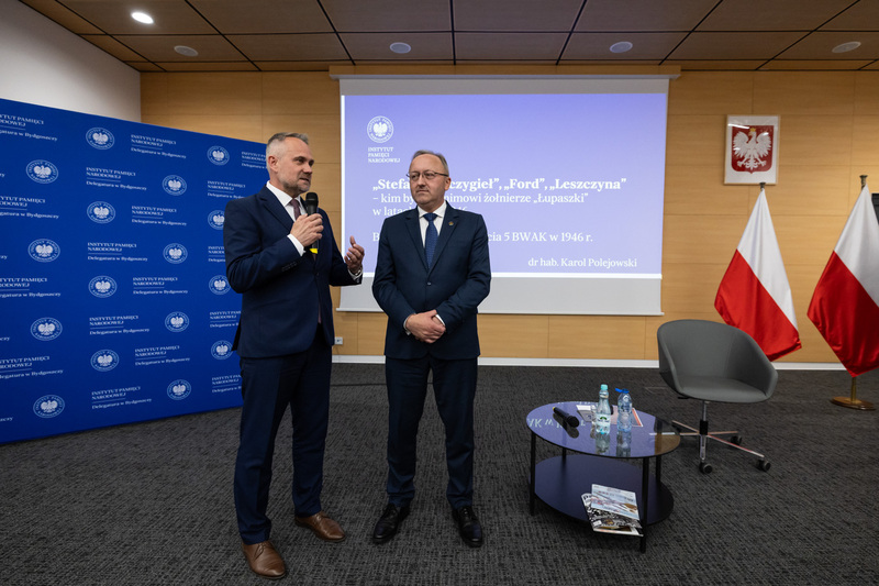 Zastępca prezesa IPN dr hab. Karol Polejowski, dyrektor Oddziału IPN w Gdańsku Marek Szymaniak, fot. Roman Jocher.