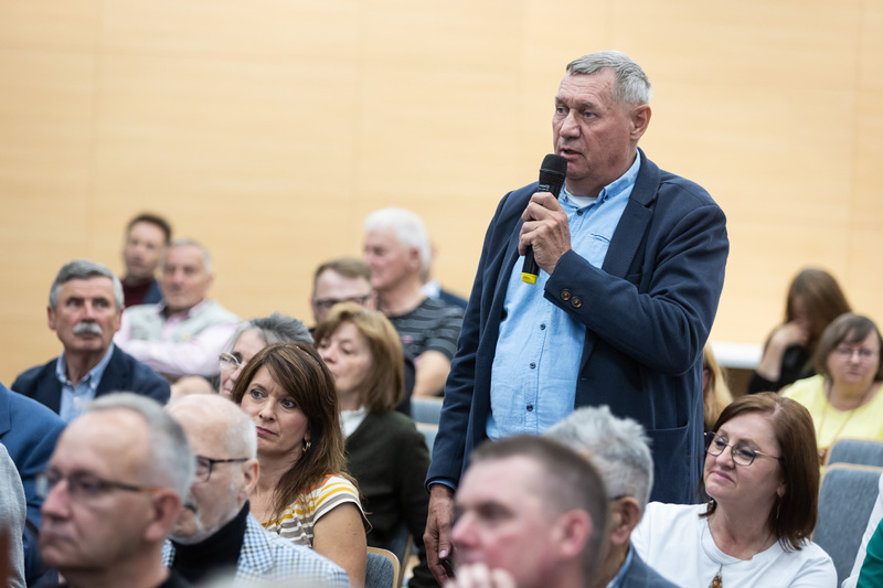Pytania od publiczności do dr. hab. Karola Polejowskiego, fot. Roman Jocher.
