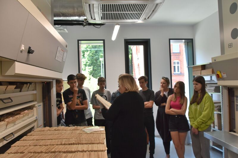 Spotkanie w ramach cyklu edukacyjnego „Źródła mówią&amp;amp;quot;, na zdjęciu Karolina Marciniak.