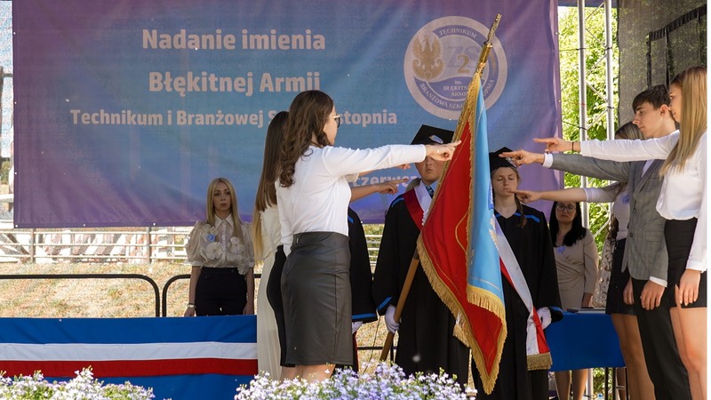 Uroczystości nadania imienia Błękitnej Armii, fot. Zespół Szkół Nr 2 w Golubiu-Dobrzyniu.