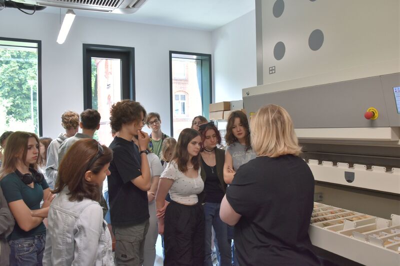 Spotkanie w ramach cyklu edukacyjnego „Źródła mówią", na zdjęciu Karolina Marciniak, fot. Patryk Malendowicz.