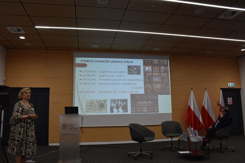 Promocja książki „Gdy nieme groby przemawiają...”.