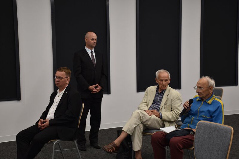 Promocja książki „Gdy nieme groby przemawiają...”.