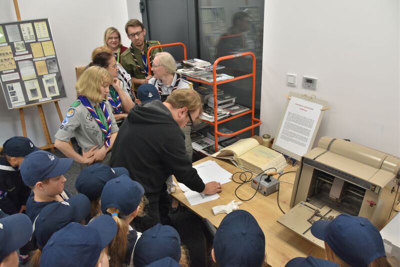 Lekcja archiwalna dla młodych harcerzy, fot. Patryk Malendowicz.