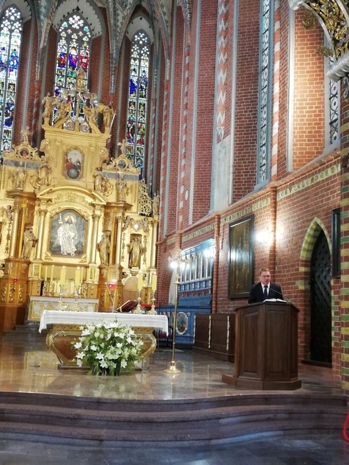 Przemówienie prof. Mirosława Golona w kościele św. Jakuba, Toruń 11 lipca 2023, fot. Maria Kalas.