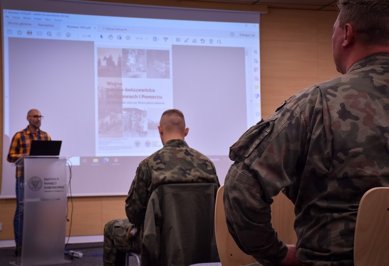 Wizyta przedstawicieli Wojsk Obrony Terytorialnej, fot. IPN.